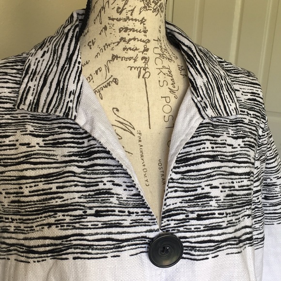 Chico's Linen Blend 3 Buttons Cardigan Jacket Sz 3 - Picture 2 of 8